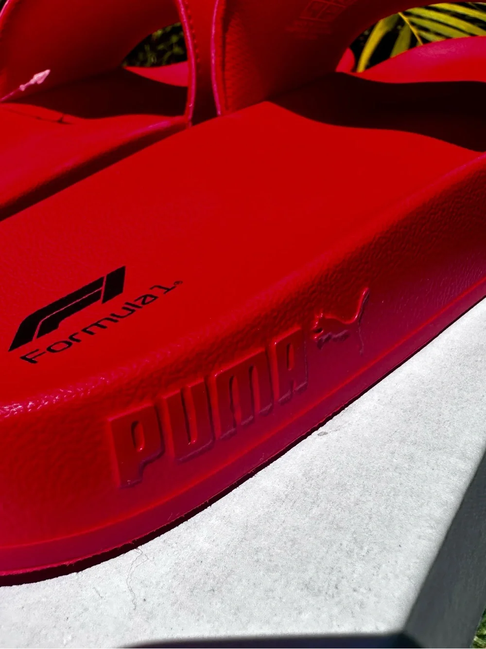 PUMA Men’s Formula 1 X Leadcat 2.0 Logo Slide Casual Sandals Casual Red